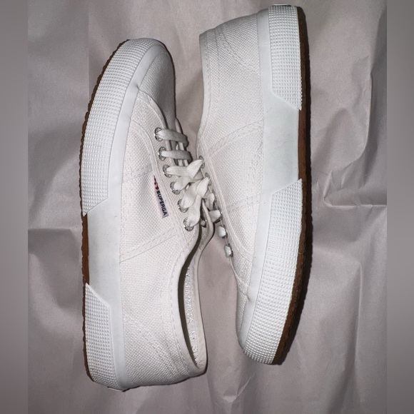 Superga Shoes - Superga Unisex White Sneakers, Size 39.5 (Eu)